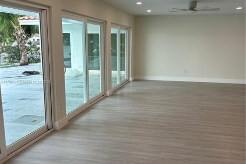 Casa en venta en Miami, Florida, 3 dormitorios, 199.83 m2 № 1696164 - foto 4