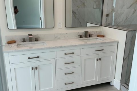 Casa en venta en Miami, Florida, 3 dormitorios, 199.83 m2 № 1696164 - foto 19