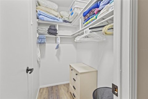 Снять в аренду квартиру в Норт-Порт, Флорида 7 комнат, 106.37м2, № 2206023 - фото 17