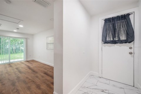 Apartamento en alquiler en Tampa, Florida, 2 dormitorios, 73.58 m2 № 1883002 - foto 4