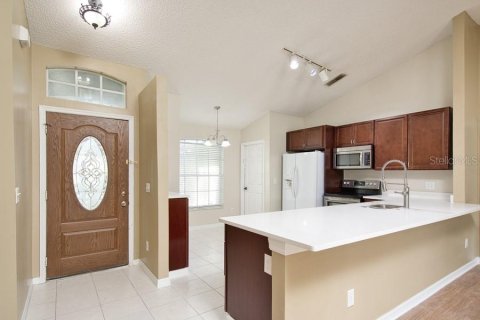 House in Clermont, Florida 3 bedrooms, 142.42 sq.m. № 2390942 - photo 5