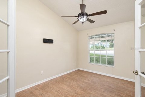 House in Clermont, Florida 3 bedrooms, 142.42 sq.m. № 2390942 - photo 11