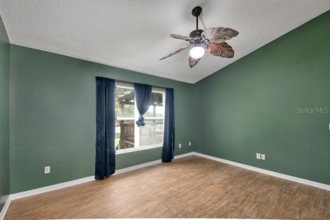 House in Clermont, Florida 3 bedrooms, 142.42 sq.m. № 2390942 - photo 12