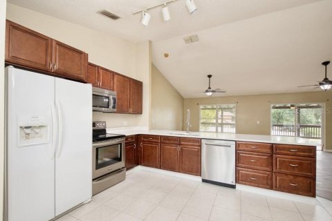 House in Clermont, Florida 3 bedrooms, 142.42 sq.m. № 2390942 - photo 6