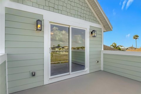 House in Hernando Beach, Florida 3 bedrooms, 199.28 sq.m. № 2106324 - photo 24