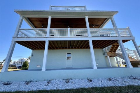 House in Hernando Beach, Florida 3 bedrooms, 199.28 sq.m. № 2106324 - photo 20