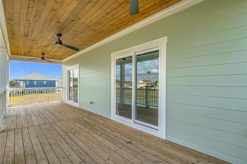 House in Hernando Beach, Florida 3 bedrooms, 199.28 sq.m. № 2106324 - photo 18
