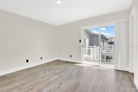 Condo in Winter Park, Florida, 2 bedrooms  № 2105930 - photo 11
