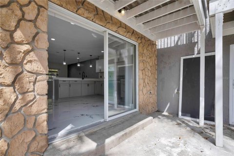 Condo in Winter Park, Florida, 2 bedrooms  № 2105930 - photo 22