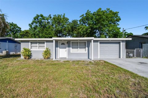 Villa ou maison à Port Richey, Floride 3 chambres, 130.43 m2 № 2425470