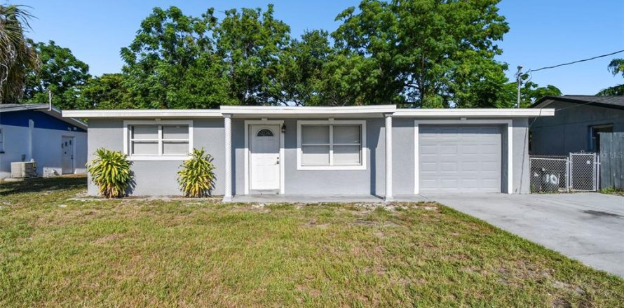 Villa ou maison à Port Richey, Floride 3 chambres, 130.43 m2 № 2425470