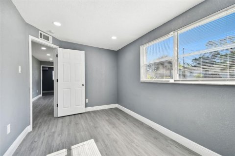 Villa ou maison à louer à Port Richey, Floride: 3 chambres, 130.43 m2 № 2425470 - photo 29