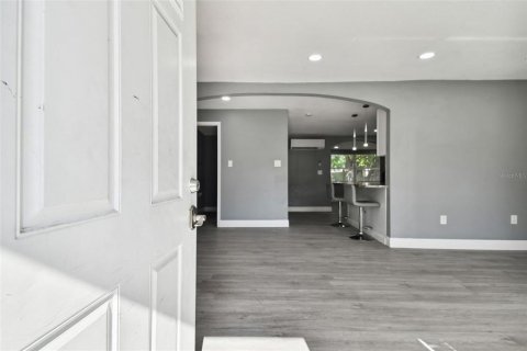 Villa ou maison à louer à Port Richey, Floride: 3 chambres, 130.43 m2 № 2425470 - photo 12