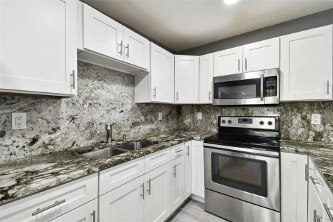 Villa ou maison à louer à Port Richey, Floride: 3 chambres, 130.43 m2 № 2425470 - photo 4
