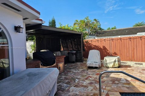 Villa ou maison à vendre à Miami, Floride: 4 chambres, 272.76 m2 № 1971861 - photo 7