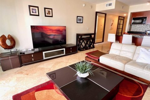 Condo in Hallandale Beach, Florida, 1 bedroom  № 2060465 - photo 3