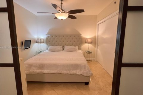Condo in Hallandale Beach, Florida, 1 bedroom  № 2060465 - photo 9
