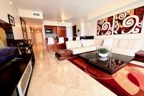 Condo in Hallandale Beach, Florida, 1 bedroom  № 2060465 - photo 4