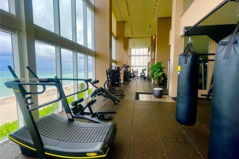 Condo in Hallandale Beach, Florida, 1 bedroom  № 2060465 - photo 20