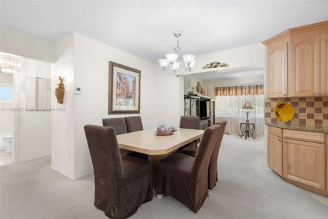Villa ou maison à vendre à Tamarac, Floride: 2 chambres, 126.9 m2 № 1799306 - photo 5