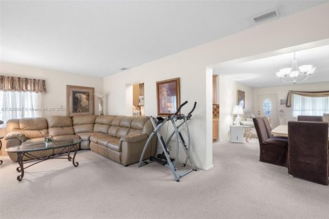 Villa ou maison à vendre à Tamarac, Floride: 2 chambres, 126.9 m2 № 1799306 - photo 6