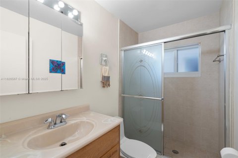 Villa ou maison à vendre à Tamarac, Floride: 2 chambres, 126.9 m2 № 1799306 - photo 14