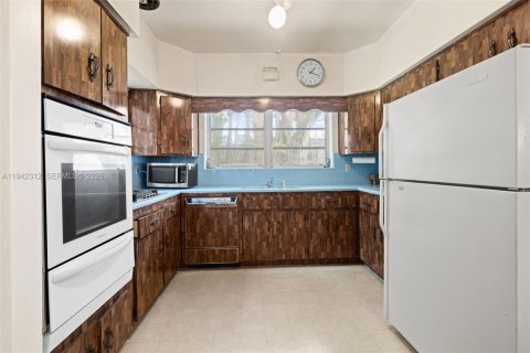 Terreno en venta en Miami Beach, Florida № 1999818 - foto 6