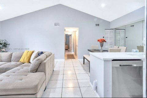 Condo in Oakland Park, Florida, 2 bedrooms № 2088952