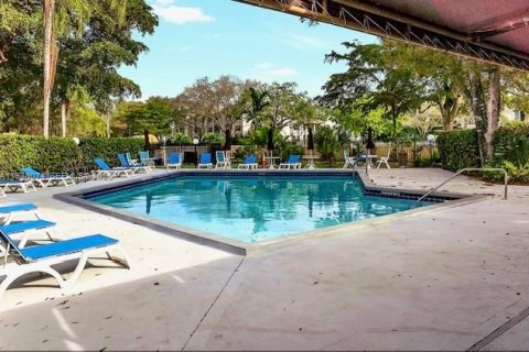 Condo in Oakland Park, Florida, 2 bedrooms  № 2088952 - photo 18