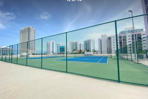 Condominio en venta en Sunny Isles Beach, Florida, 2 dormitorios, 83.05 m2 № 2012304 - foto 17