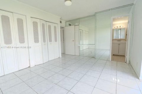Condominio en venta en Sunny Isles Beach, Florida, 2 dormitorios, 83.05 m2 № 2012304 - foto 3