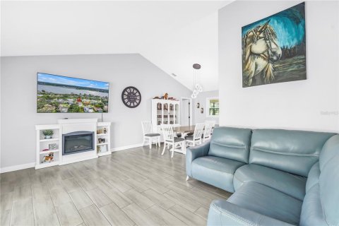 Villa ou maison à vendre à Largo, Floride: 3 chambres, 188.87 m2 № 1883957 - photo 2