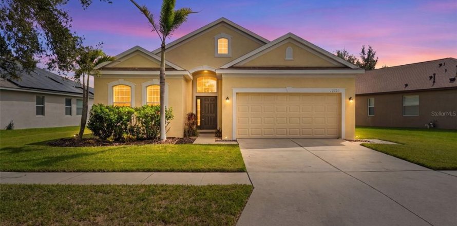 House in Riverview, Florida 3 bedrooms, 153.94 sq.m. № 2239275