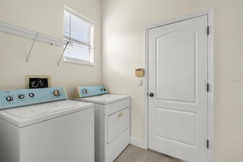 House in Riverview, Florida 3 bedrooms, 153.94 sq.m. № 2239275 - photo 18