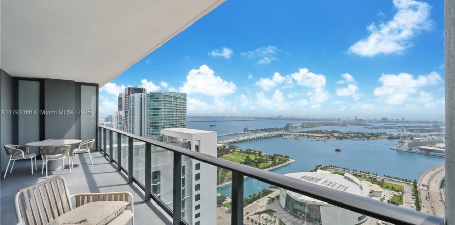 Condo à Miami, Floride, 3 chambres № 1863768