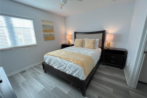 Touwnhouse à vendre à Pompano Beach, Floride: 3 chambres, 139.35 m2 № 2021777 - photo 12