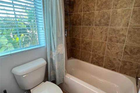 Touwnhouse à vendre à Pompano Beach, Floride: 3 chambres, 139.35 m2 № 2021777 - photo 11