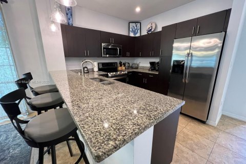 Touwnhouse à vendre à Pompano Beach, Floride: 3 chambres, 139.35 m2 № 2021777 - photo 4