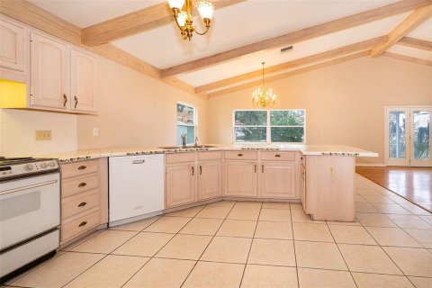 House in Leesburg, Florida 4 bedrooms, 282.89 sq.m. № 1732891 - photo 11