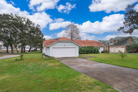 House in Leesburg, Florida 4 bedrooms, 282.89 sq.m. № 1732891 - photo 1
