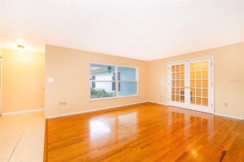 House in Leesburg, Florida 4 bedrooms, 282.89 sq.m. № 1732891 - photo 21
