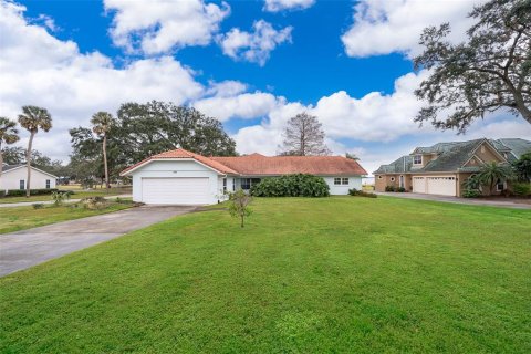 House in Leesburg, Florida 4 bedrooms, 282.89 sq.m. № 1732891 - photo 2