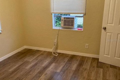 Casa en alquiler en Saint Petersburg, Florida, 3 dormitorios, 95.41 m2 № 1901803 - foto 11