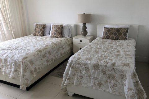 Condominio en alquiler en Miami Beach, Florida, 3 dormitorios, 126.35 m2 № 1928862 - foto 9