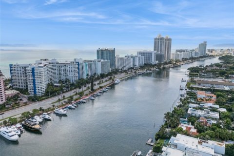 Condominio en alquiler en Miami Beach, Florida, 3 dormitorios, 126.35 m2 № 1928862 - foto 25