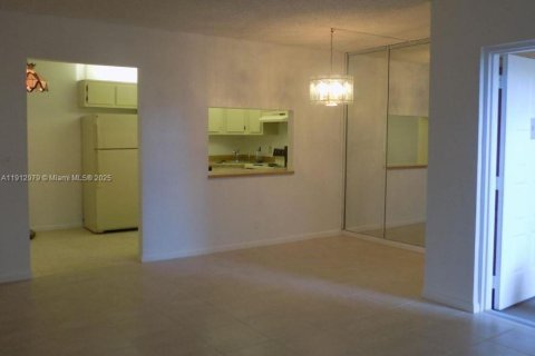 Copropriété à louer à West Palm Beach, Floride: 2 chambres, 103.21 m2 № 1971492 - photo 2