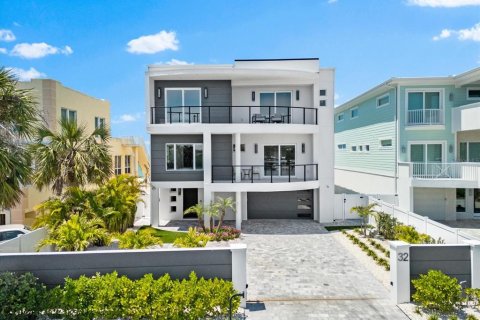 House in Indian Rocks Beach, Florida 5 bedrooms, 541.43 sq.m. № 1655151 - photo 3
