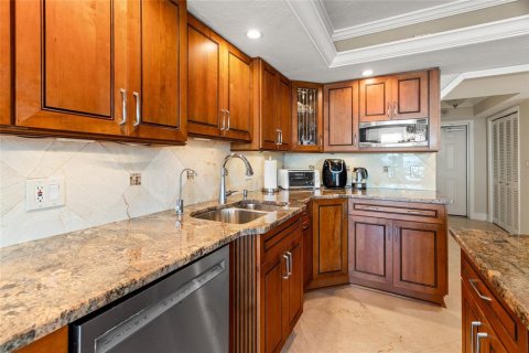 Condo in Saint Petersburg, Florida, 3 bedrooms  № 1410232 - photo 9