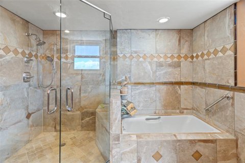 Condo in Saint Petersburg, Florida, 3 bedrooms  № 1410232 - photo 21