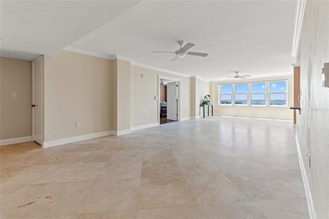 Condo in Saint Petersburg, Florida, 3 bedrooms  № 1410232 - photo 15
